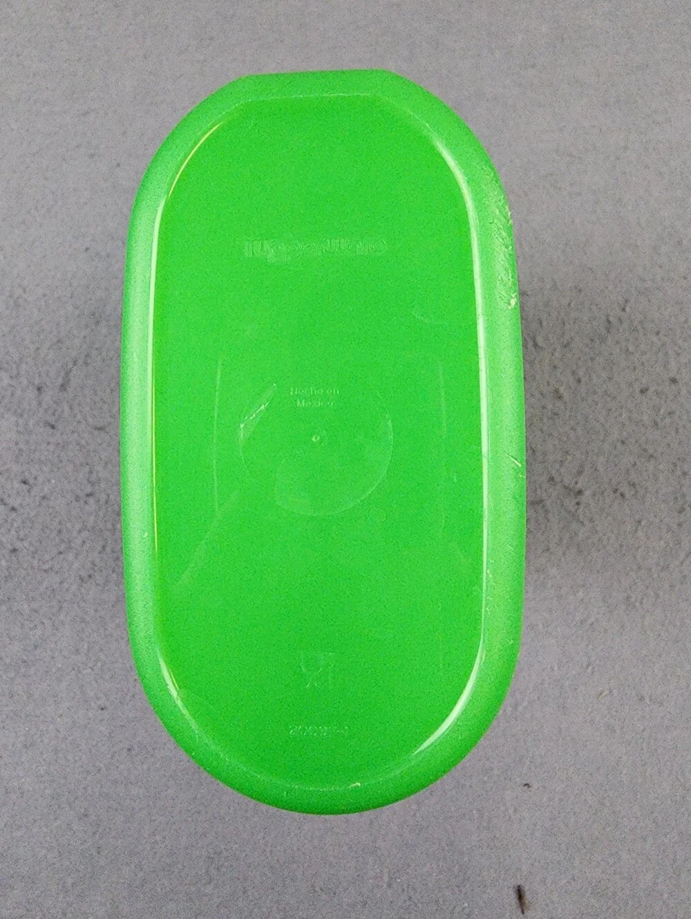 Vintage 80s Tupperware Green Slim Line 2 Quart Refrigerator Pitcher Mold # 2009